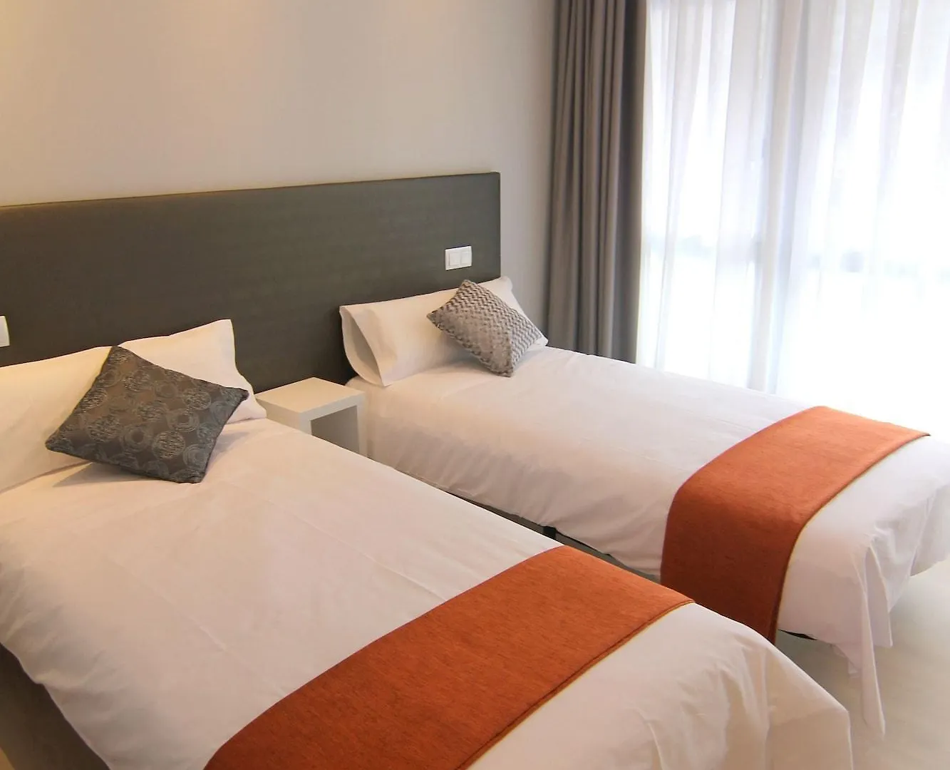 Гостевой дом Hostal Aslyp 114 Барселона