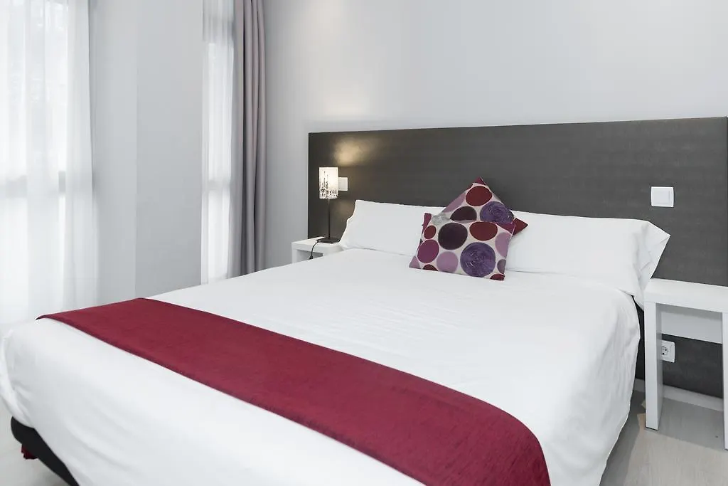 Hostal Aslyp 114 Барселона