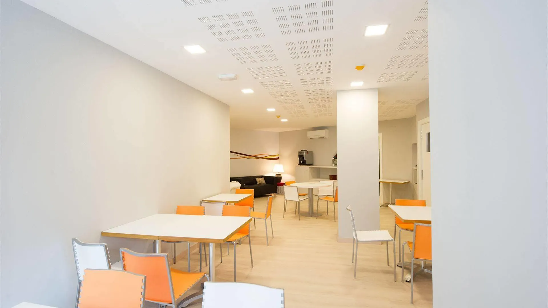 Гостевой дом Hostal Aslyp 114 Барселона