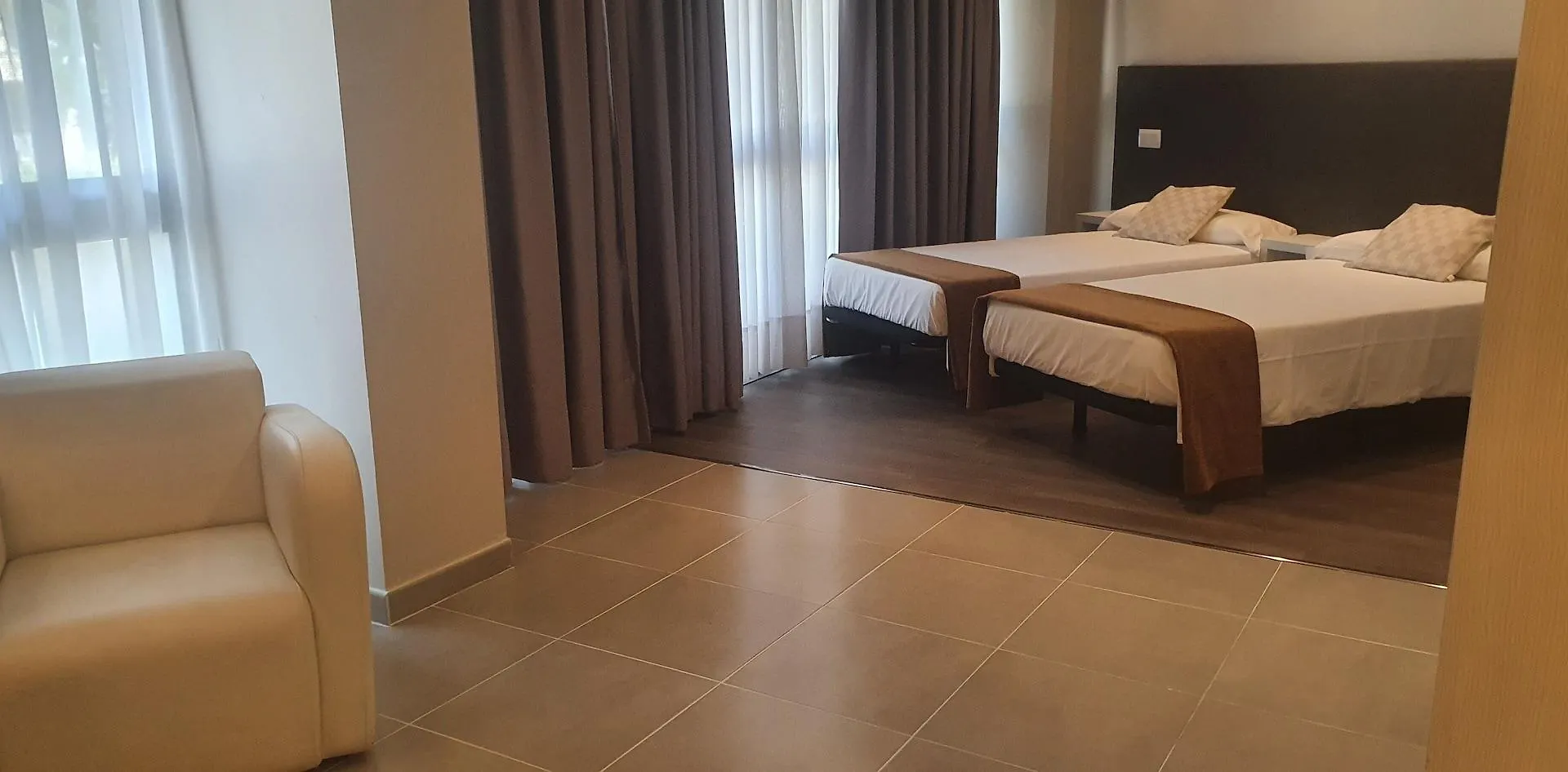 Guest house Hostal Aslyp 114 Barcelona