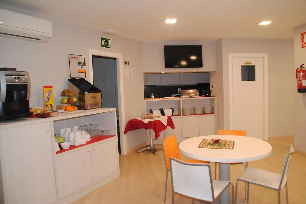 Hostal Aslyp 114 Barcelona 2*,  Spain